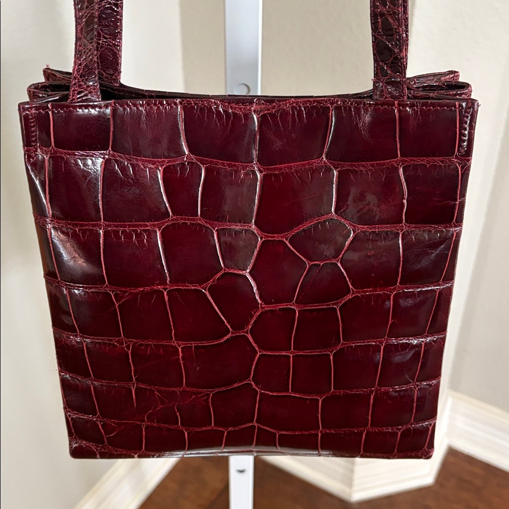 Crocodile-Embossed lamb skin  leather Burgundy Shoulder Bag